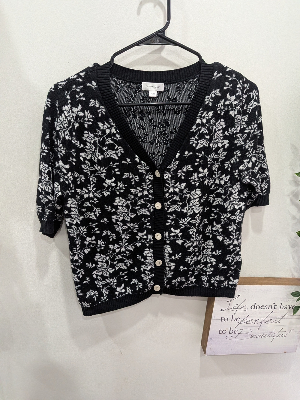 Gemma + Jane Floral Jacquard V-Neck Short-Sleeve Button Down Sweater